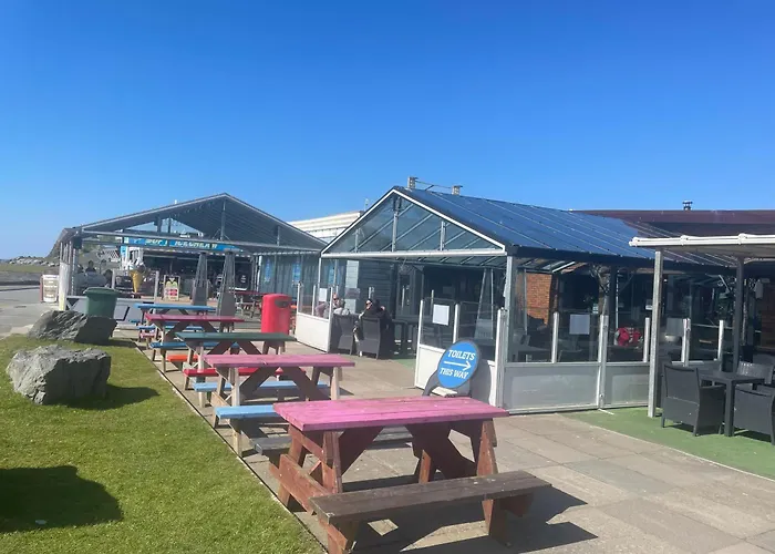 Cozy 2 Bedroom Static Caravan In Clarach Bay , Aberystwyth