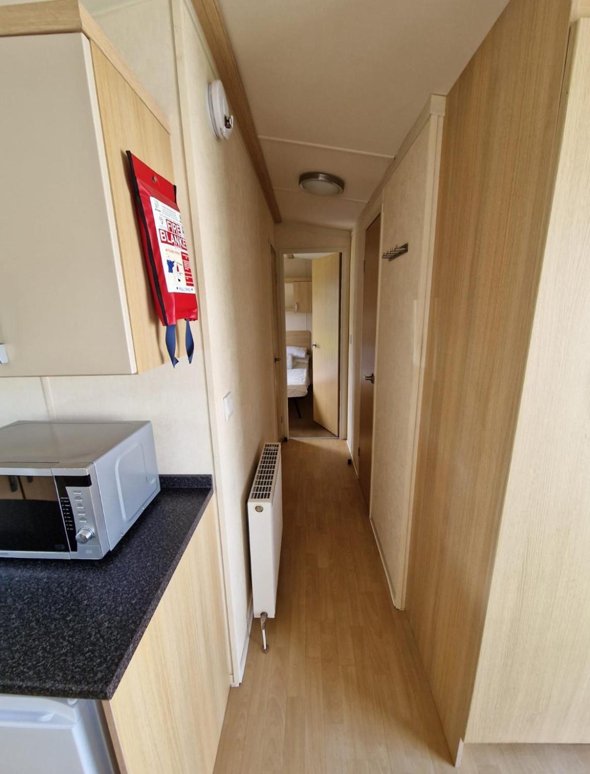 Cozy 2 Bedroom Static Caravan In Clarach Bay , * Aberystwyth