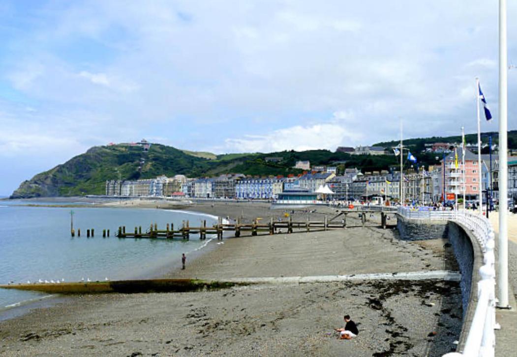 Cozy 2 Bedroom Static Caravan In Clarach Bay , Сasa de vacaciones Aberystwyth