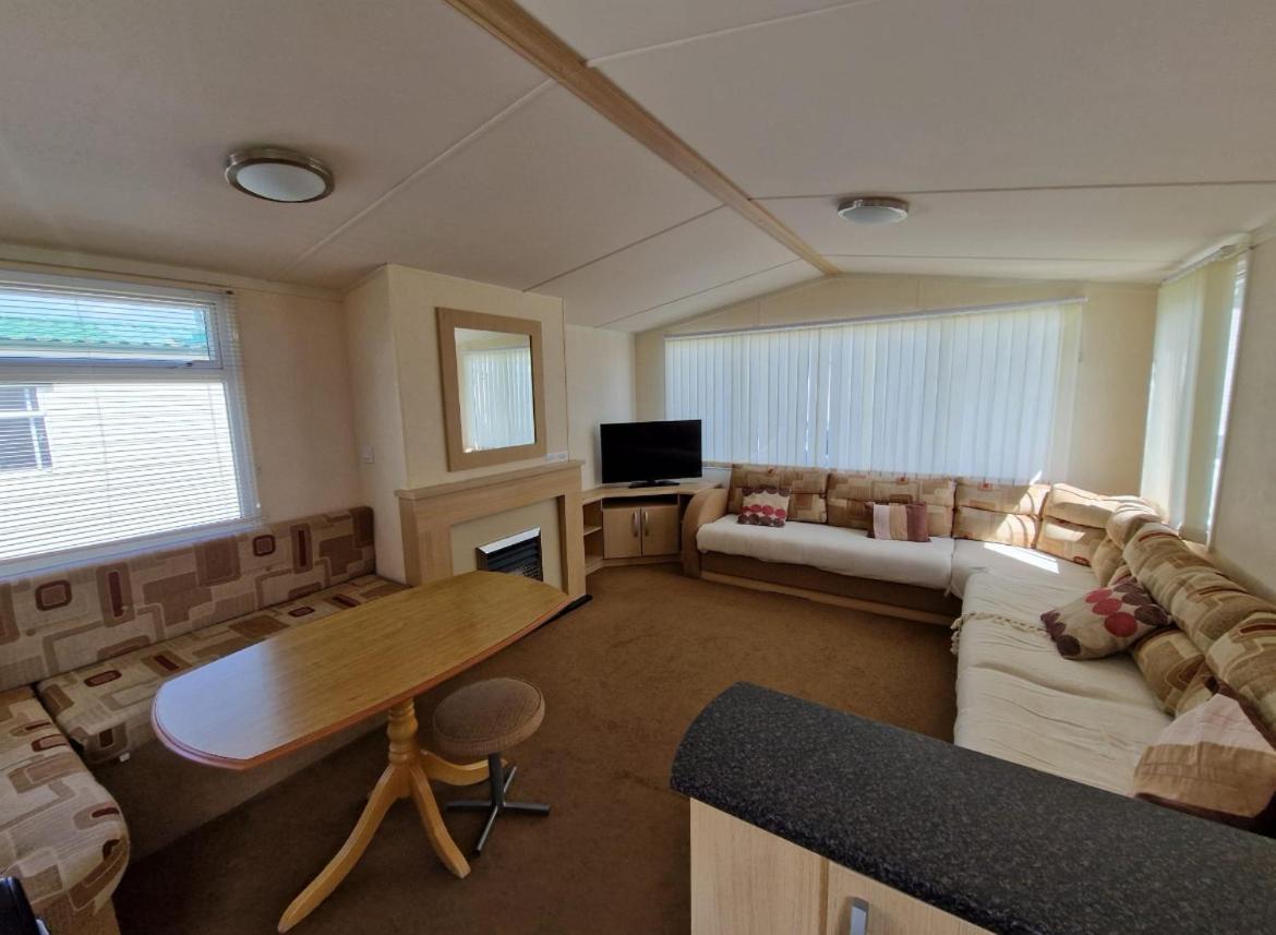 Cozy 2 Bedroom Static Caravan In Clarach Bay ,