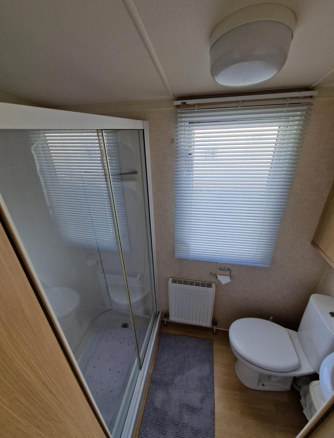 Cozy 2 Bedroom Static Caravan In Clarach Bay , Holiday home Aberystwyth
